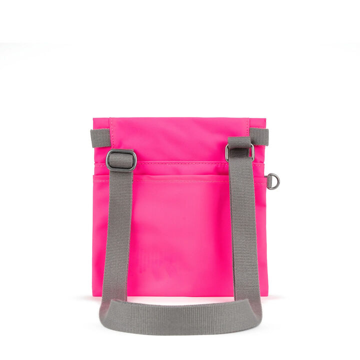 ROKA_STRATFORD_NYLON_NEONPINK_BACK.webp