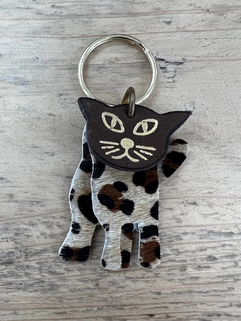 Leather deals cat keyring